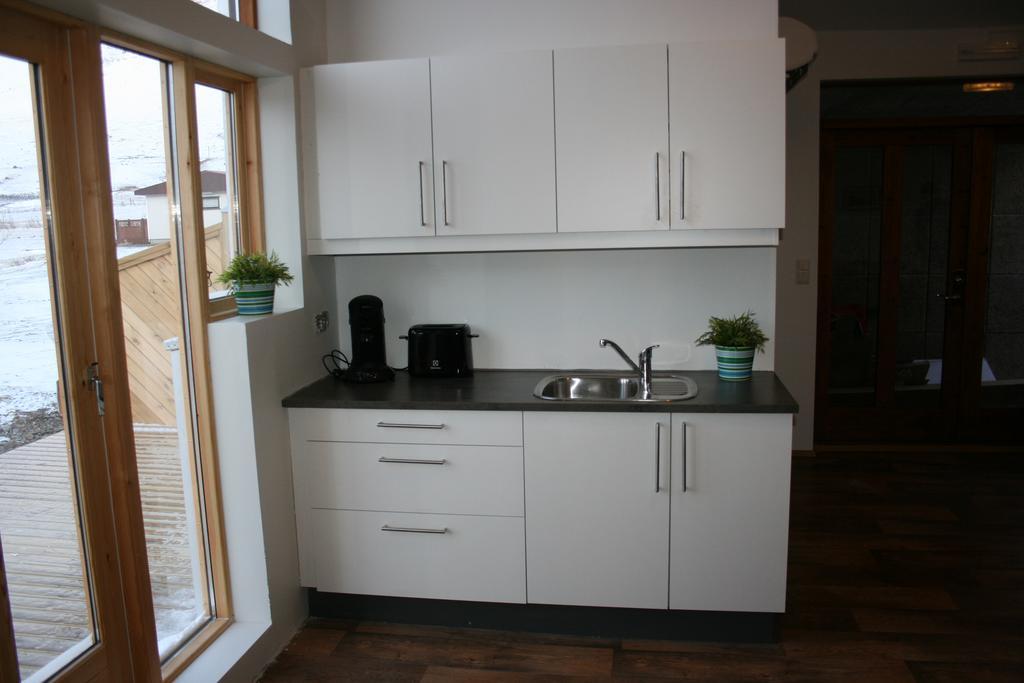 Oseyri Hlathan -The Barn Studio Apartment Stöðvarfjörður Eksteriør bilde
